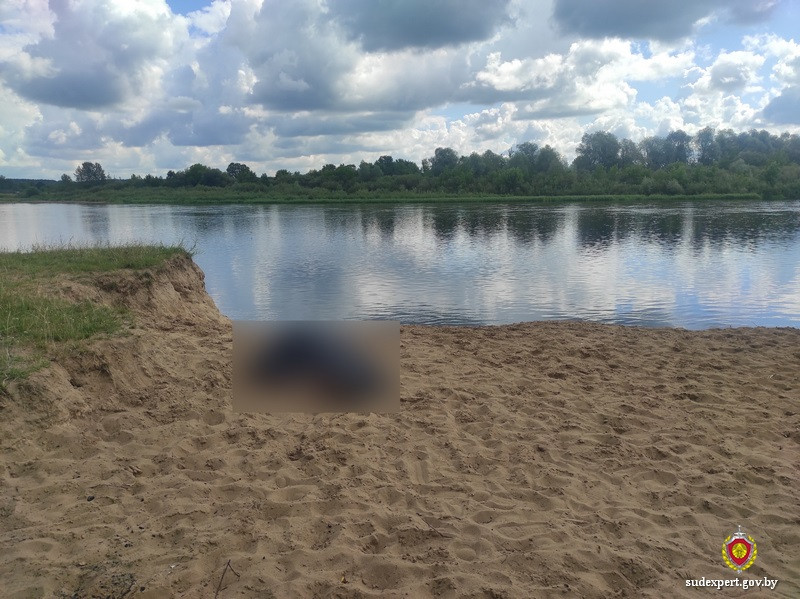 19-летний бобруйчанин нырнул с обрыва в Березину и погиб