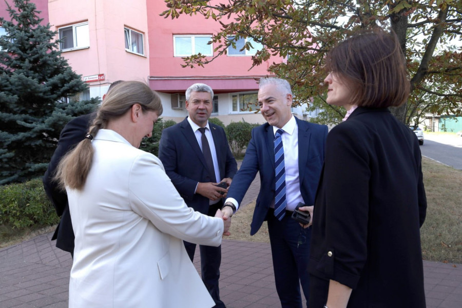 15.09.2025г. Делегация Посольства Франции посетила в Бобруйске «Красный пищевик»