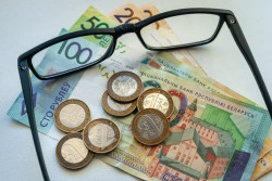 Могилевчанину пришлось вернуть 30 тысяч рублей: незаконно получал пенсию за выслугу лет как госслужащий