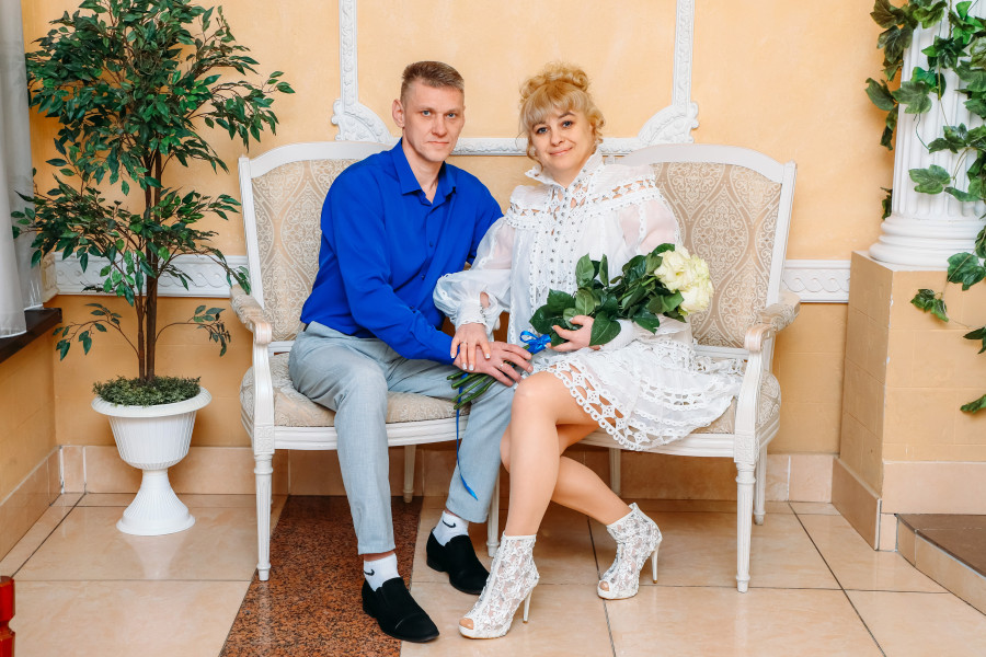 На втором свидании поняли, что искали друг друга все эти годы. Молодожены недели 