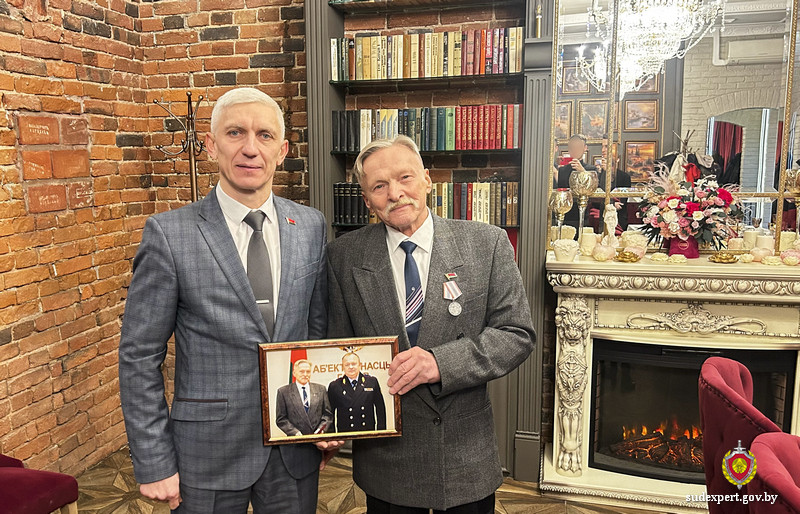 Бобруйский судебный эксперт награжден медалью «За трудовые заслуги»