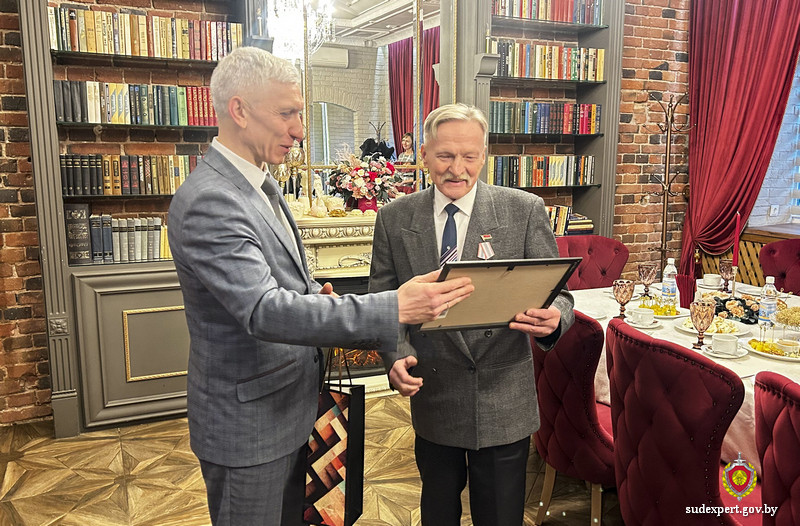 Бобруйский судебный эксперт награжден медалью «За трудовые заслуги»