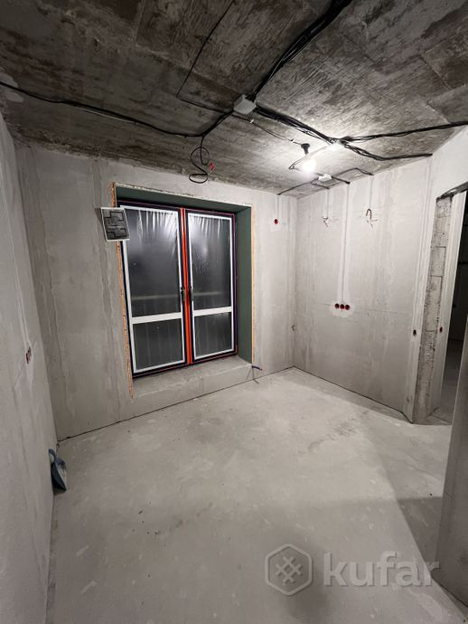 Фото из объвлений о продаже квартир.