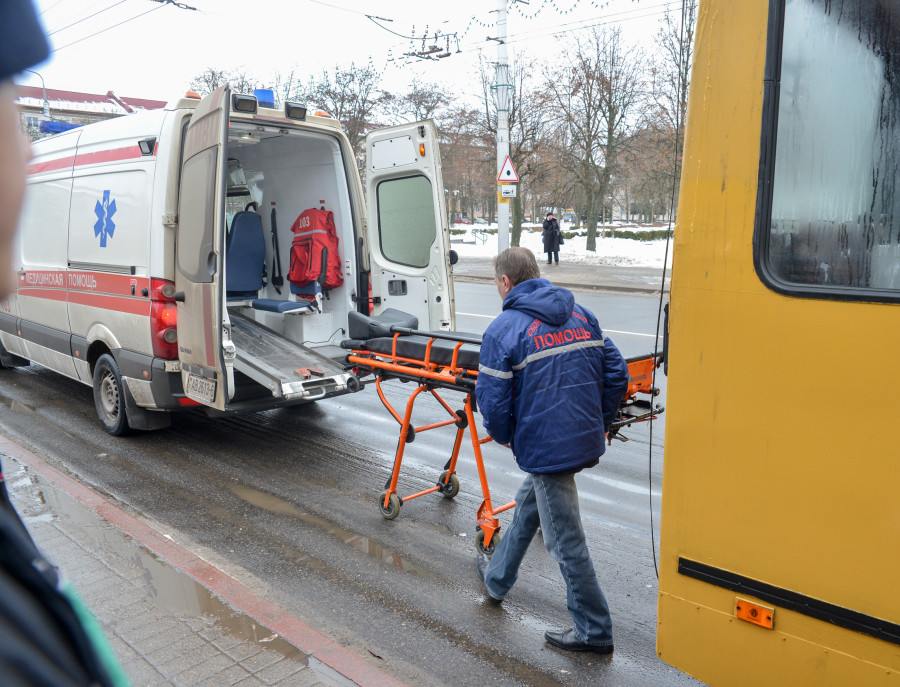 Кровоподтеки, ожоги кожи головы, рваные раны... Эксперт о последствиях взрыва петард 