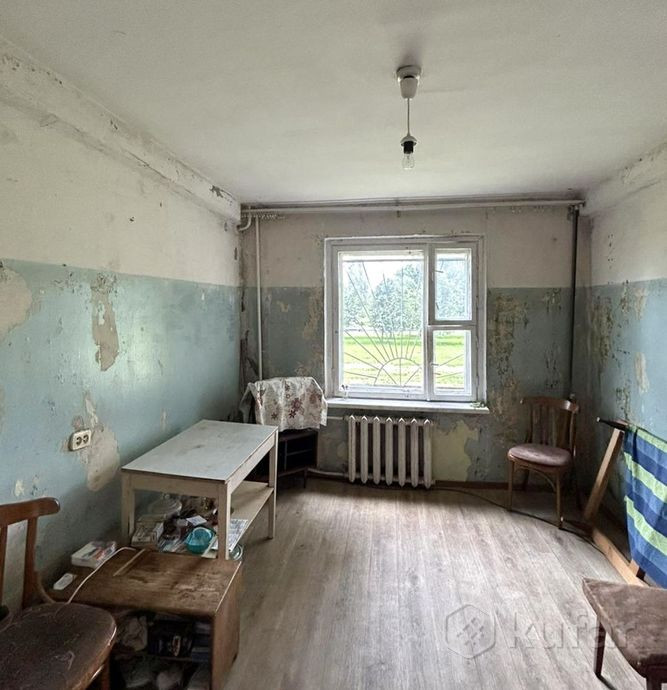 Фото из объвлений о продаже квартир.