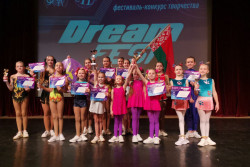 Команда бобруйских акробаток привезла награды с международного фестиваля-конкурса искусств «Dream Fest»