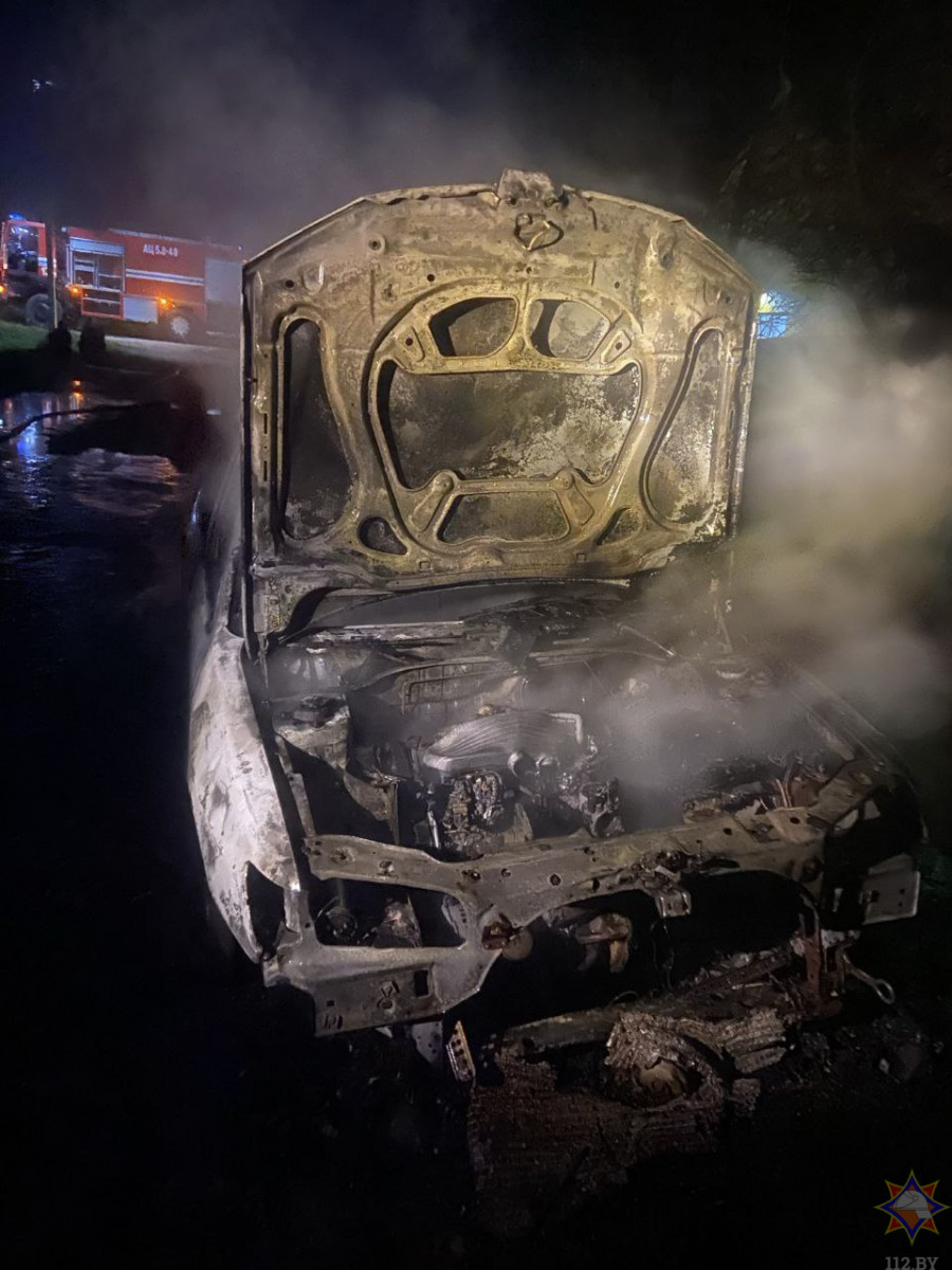 10.10.2025 г. Ковали. Сгорел автомобиль Peugeot 406.