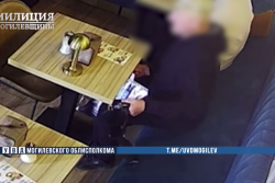 Бобруйчанин лишился более 10 000 рублей, оставив барсетку в кафе