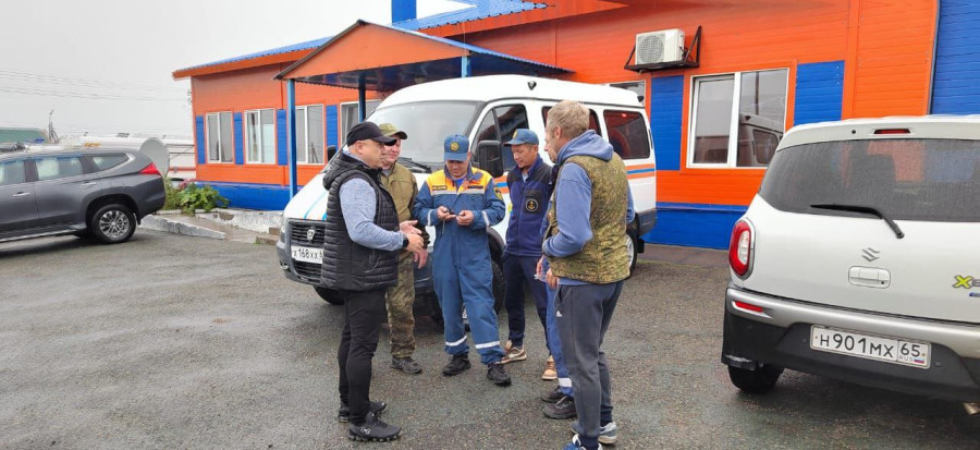 Пропавших на Курилах туристов нашли живыми