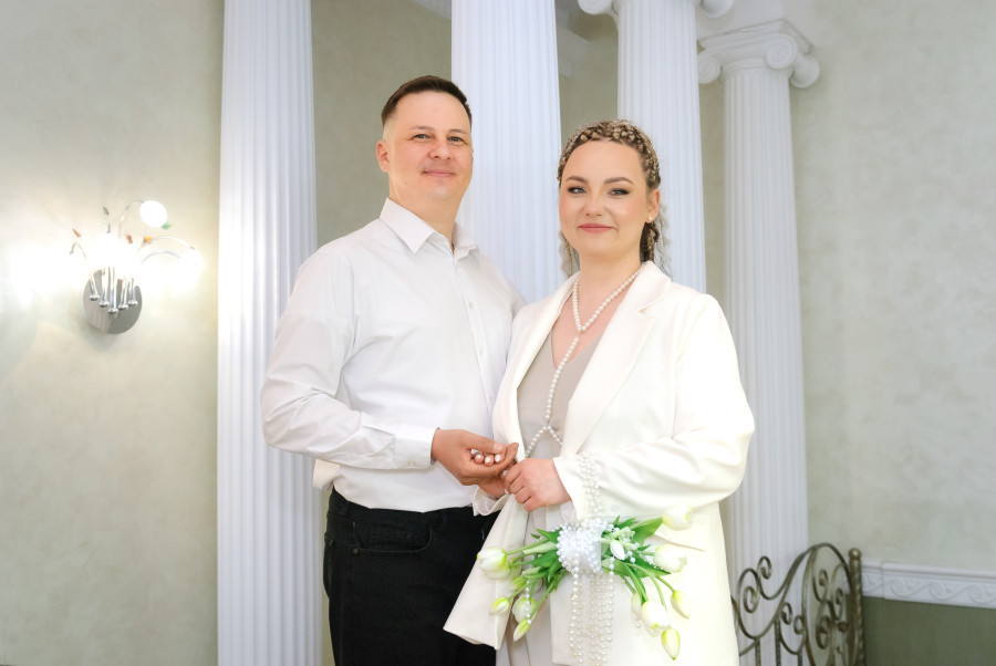5.04.2026. Отдел ЗАГС Бобруйского горисполкома. Свадебная пара. Елизавета и Антон.