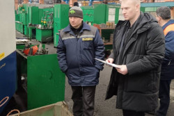 Сотрудники «Бобруйскагромаш» сообщили о холоде в цехах. На предприятие приехала проверка