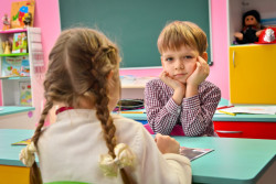 «Переживала, что ребенок пока не ходит на горшок». Стоит ли отдавать ребенка до 3-х лет в детсад? Спросили у бобруйских мам  