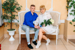 На втором свидании поняли, что искали друг друга все эти годы. Молодожены недели 