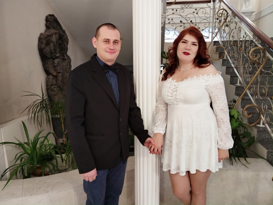 «Котлетки с шампиньонами и сыром внутри, которые готовит Аня, – это так вкусно!» Свадебная пара недели