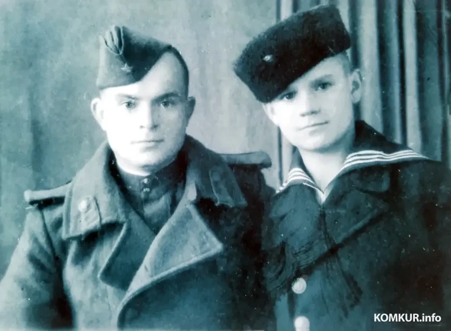 1945 год. Браты Іван і Уладзімір Гулевічы.