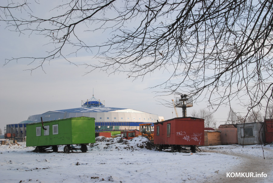 13.01.2008. Бобруйск. Зимний день, район Урицкого. Строительство «Бобруйск-Арены».