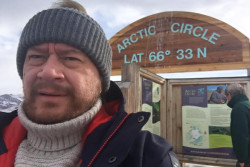 Чья книга будет храниться не на книжной полке, а в арктических ледниках Норвегии?