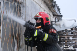 Для тушения пожара в Бобруйском районе спасателям пришлось рубить лед