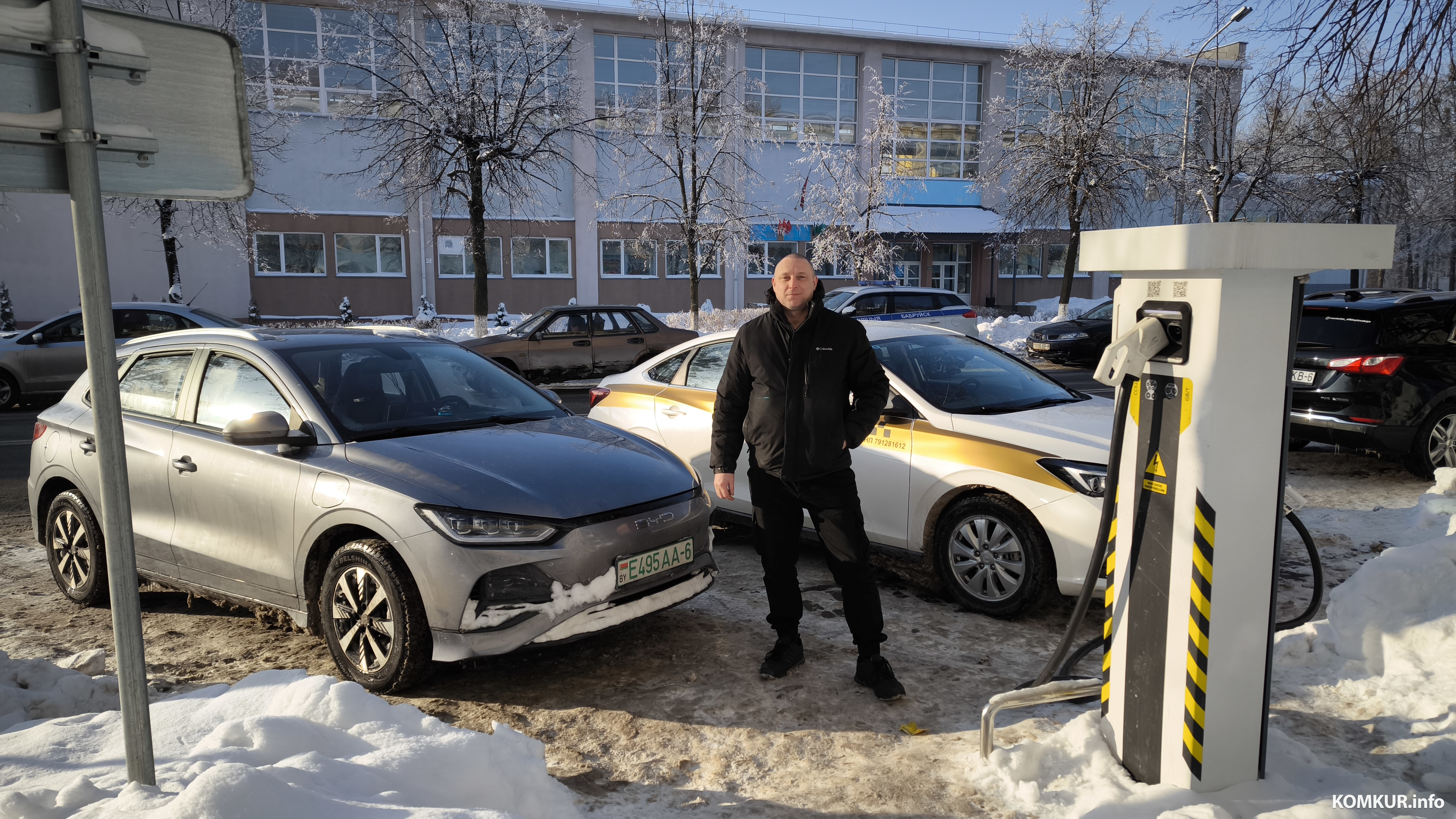 17.01.2026. Бобруйск, улица Октябрьская. Андрей Мельник: «Это уже моя третья зима на электромобиле»