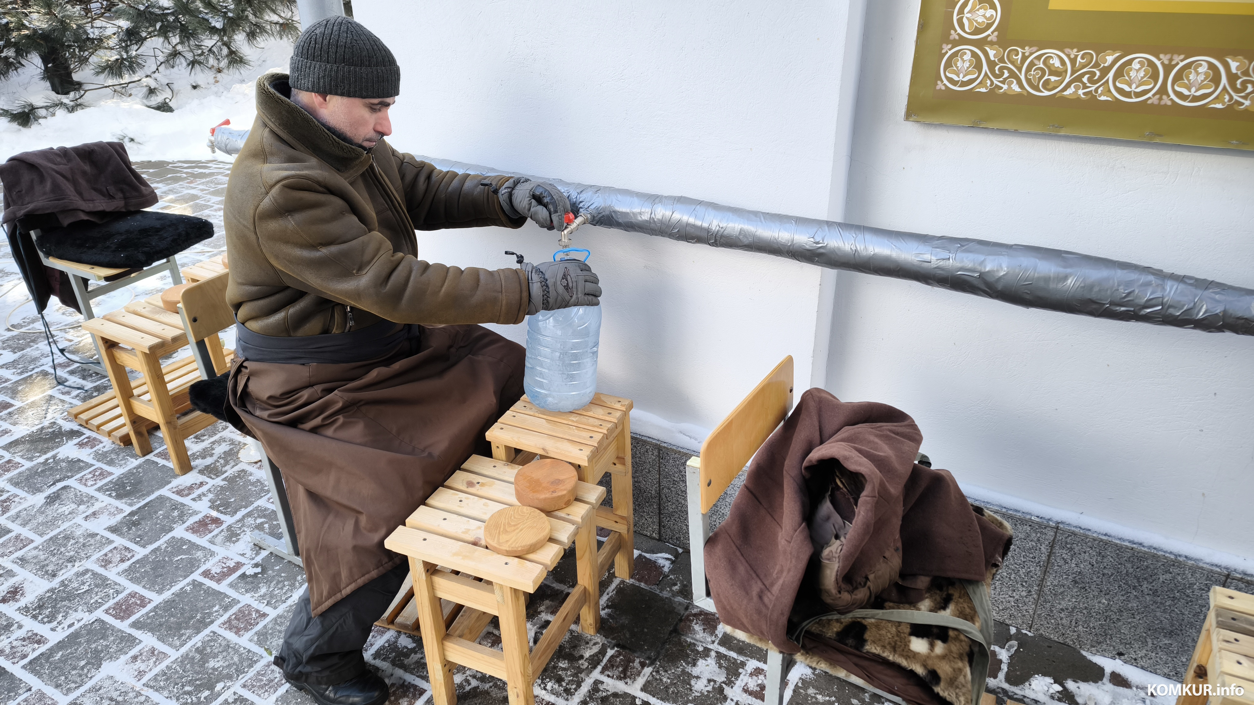 18.01.2026. Бобруйск. Раздача крещенской воды в Свято-Георгиевском храме