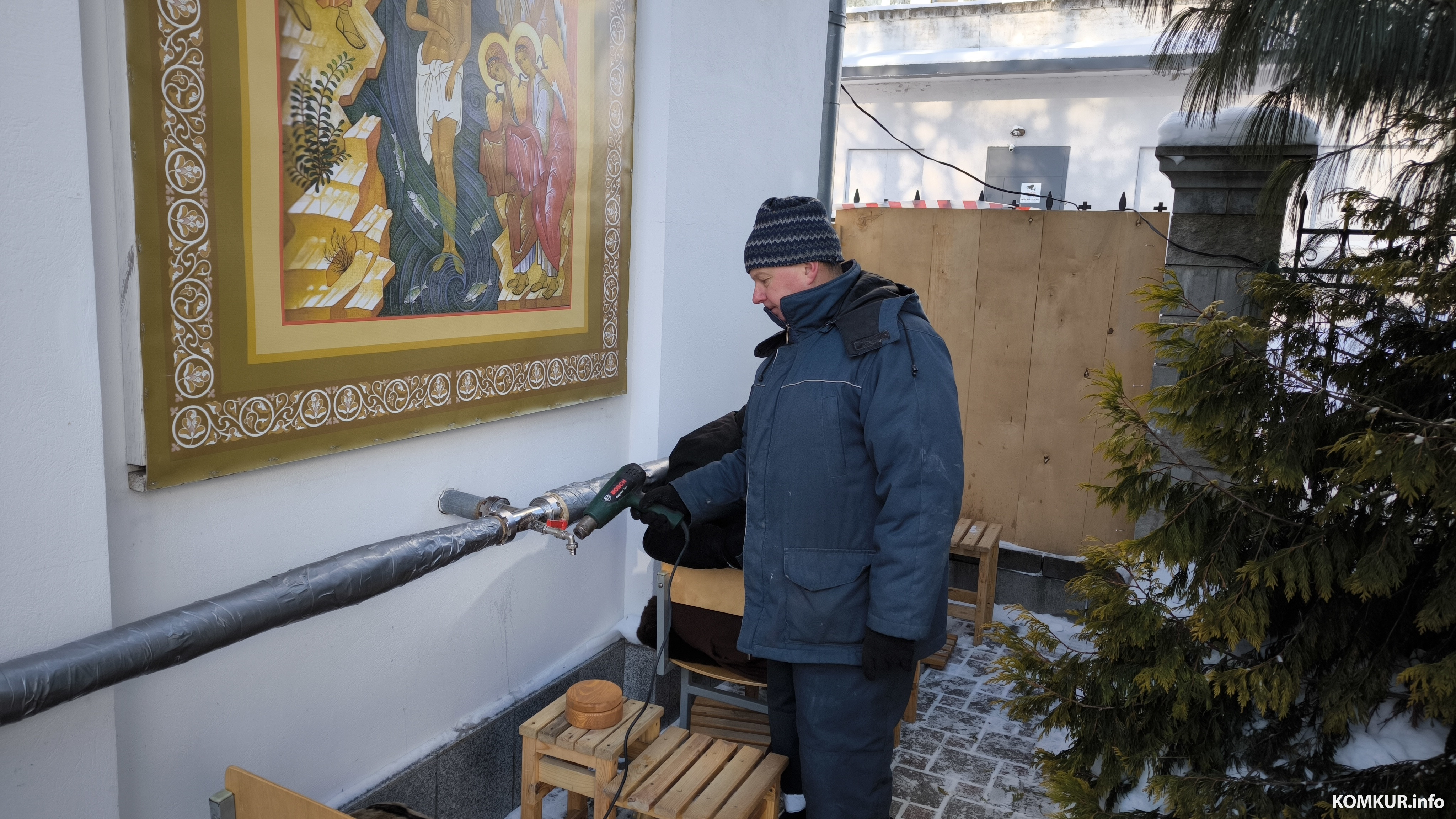 18.01.2026. Бобруйск. Раздача крещенской воды в Свято-Георгиевском храме