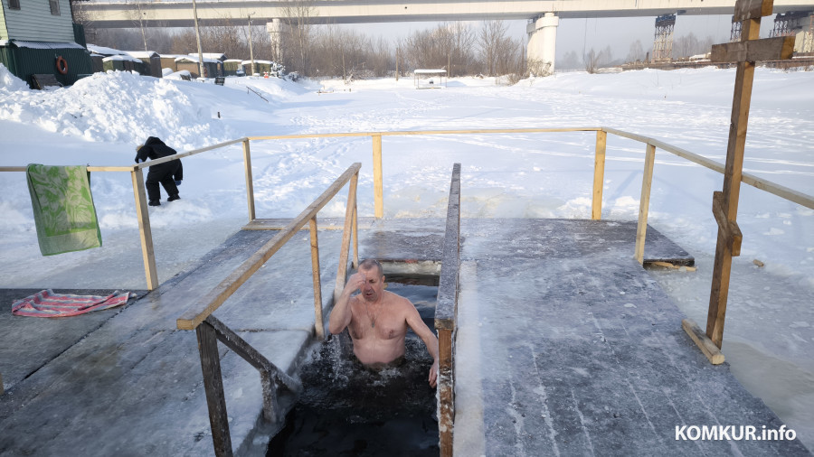 19.01.2026. Бобруйск. Крещенские купания на лодочном кооперативе «Нептун»