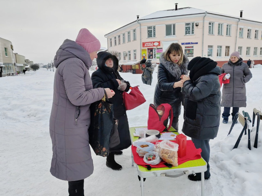 Январь 2026, Бобруйск. Раздача горячего чая волонтерами 