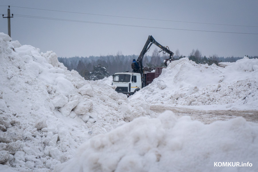Растает только к маю. Что происходит со снегом, убранным с улиц Бобруйска