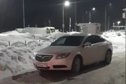 Парень и девушка провели 4 часа на трассе под Бобруйском в замерзшей машине: никто не остановился (видео)