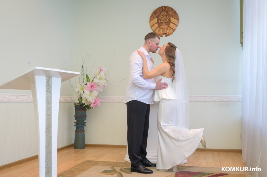 16.01.2026. Отдел ЗАГС Бобруйского горисполкома. Свадебная пара. Ангелина и Олег.