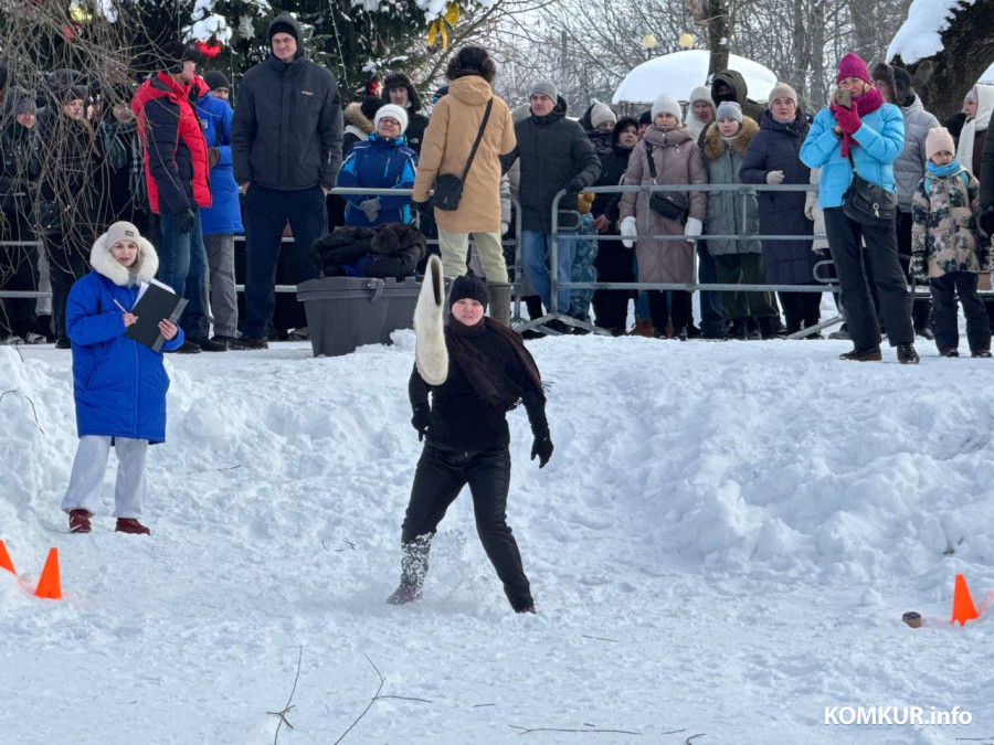 Могилев, 24 января 2026 года. Второй открытый чемпионат города по метанию валенка.