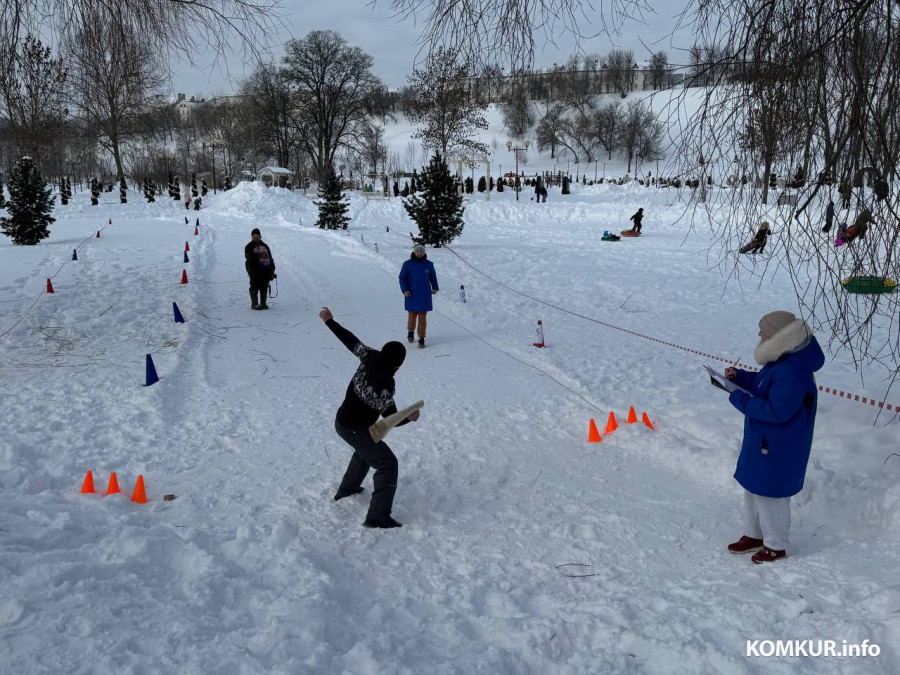 Могилев, 24 января 2026 года. Второй открытый чемпионат города по метанию валенка.
