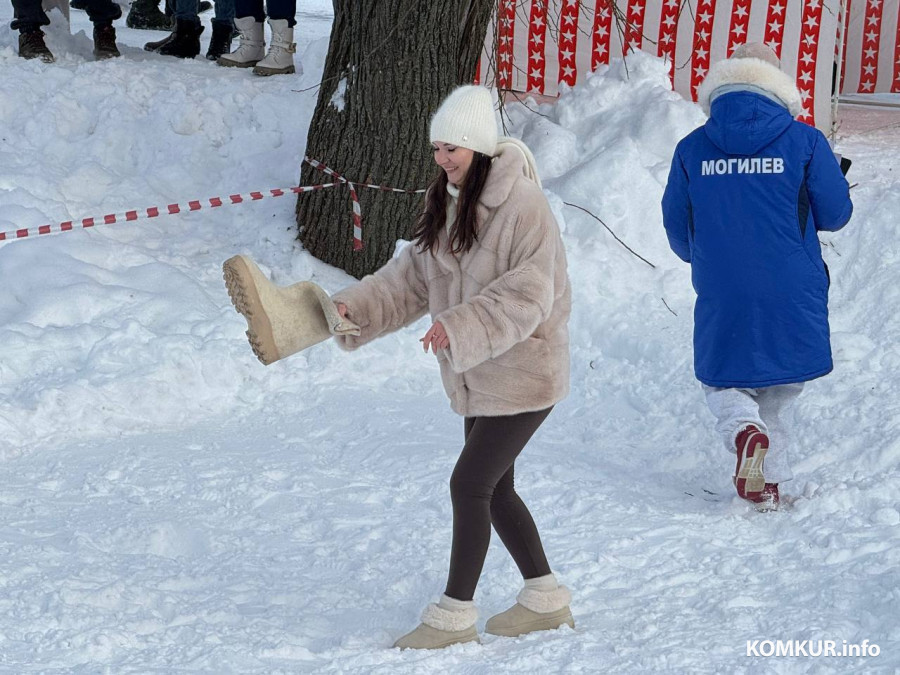 Могилев, 24 января 2026 года. Второй открытый чемпионат города по метанию валенка.