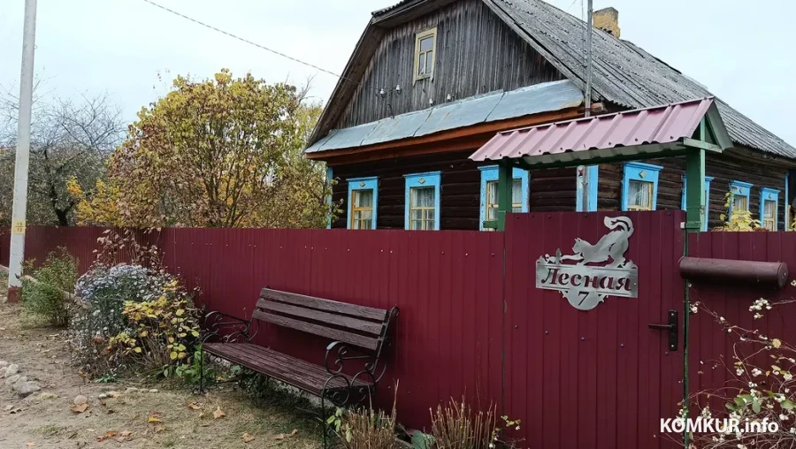 Кастрычнік 2025 г. Дом, які будаваў бацька Галіны Іванаўны Сысой.