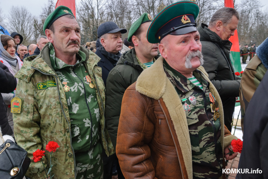 Бобруйск, 15 февраля 2026 года. Bозложение цветов к памятнику воинам-интернационалистам и митинг, посвященный Дню памяти воинов-интернационалистов и 37-й годовщине вывода советских войск из Афганистана.