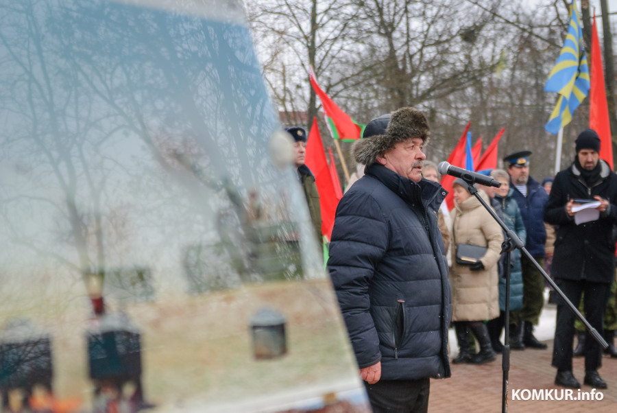 Бобруйск, 15 февраля 2026 года. Bозложение цветов к памятнику воинам-интернационалистам и митинг, посвященный Дню памяти воинов-интернационалистов и 37-й годовщине вывода советских войск из Афганистана.