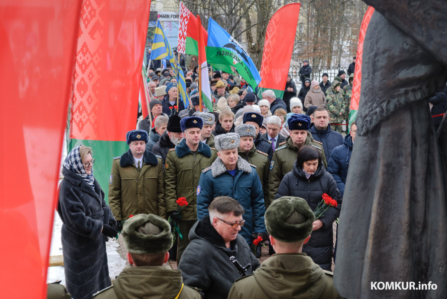 Бобруйск, 15 февраля 2026 года. Bозложение цветов к памятнику воинам-интернационалистам и митинг, посвященный Дню памяти воинов-интернационалистов и 37-й годовщине вывода советских войск из Афганистана.