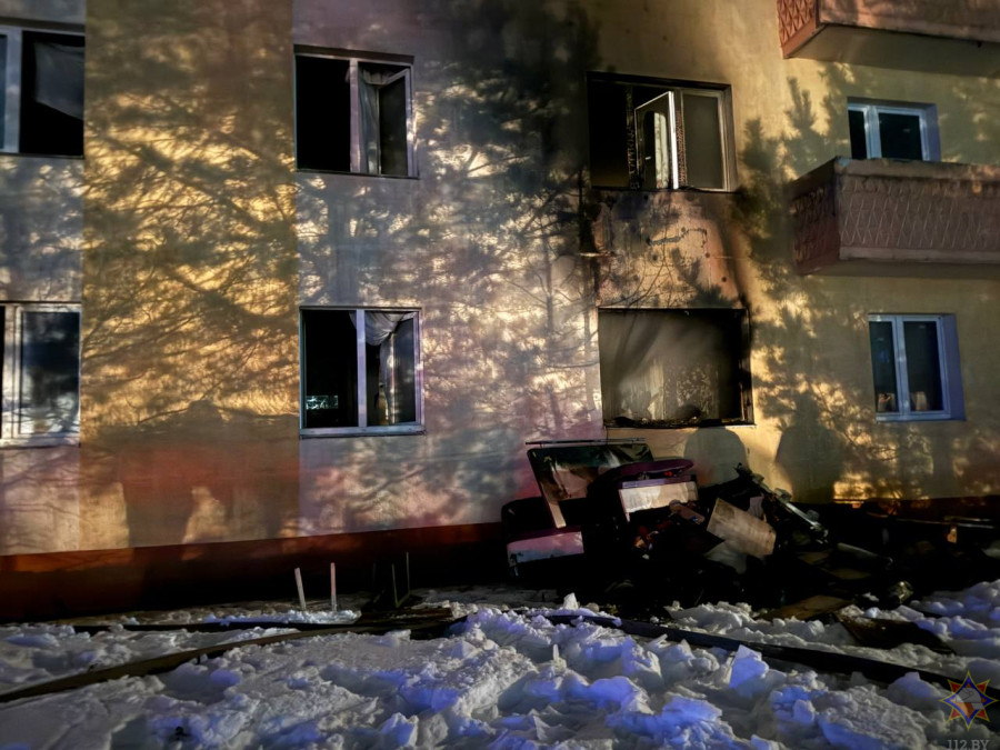 В Мстиславе горело общежитие: эвакуированы около 70 человек, двое госпитализированы (видео)