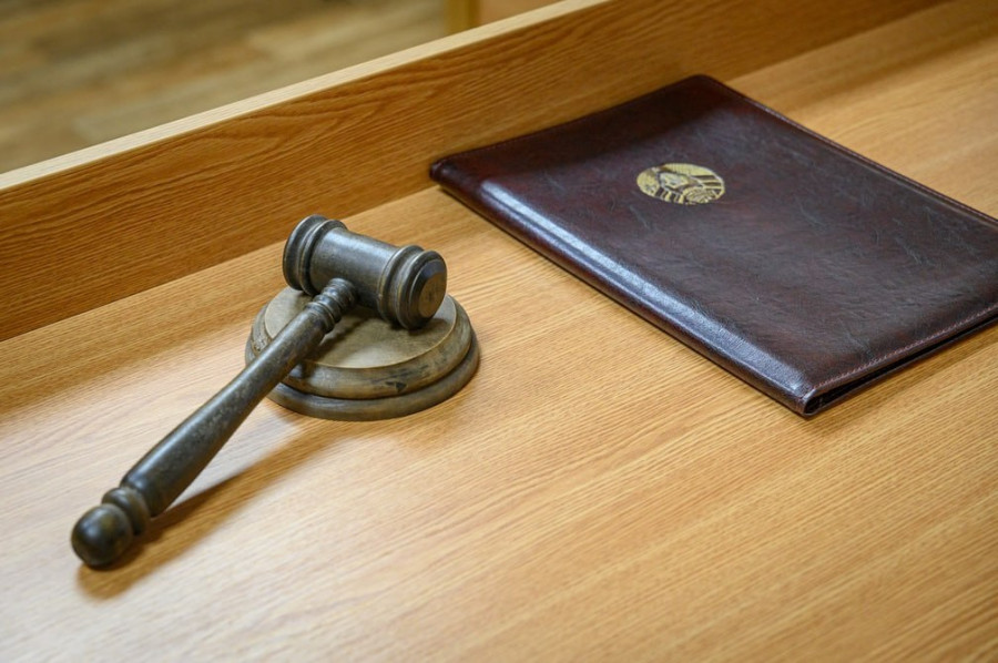 Суд в Могилеве вынес приговор бухгалтеру, которая фиктивно оформила сожителя на две работы и получала за него деньги