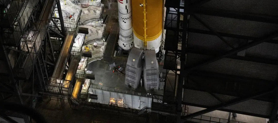 Ракета-носитель Space Launch System (SLS).