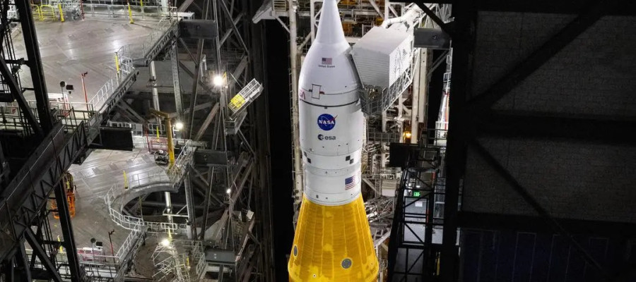 Ракета-носитель Space Launch System (SLS).