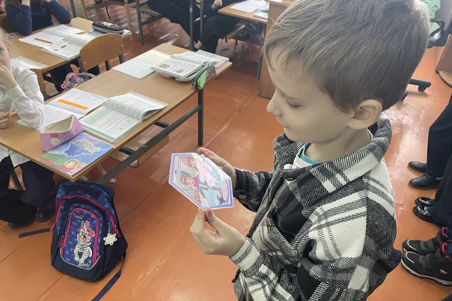 В учреждениях образования проходят уроки безопасности с участием работников Бобруйского горрайотдела по чрезвычайным ситуациям. Фото: МЧС.