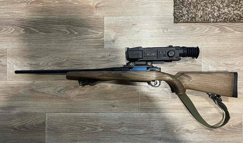 Во время охоты на кабана мужчина выстрелил во внезапно появившуюся рысь. Фото: СК.