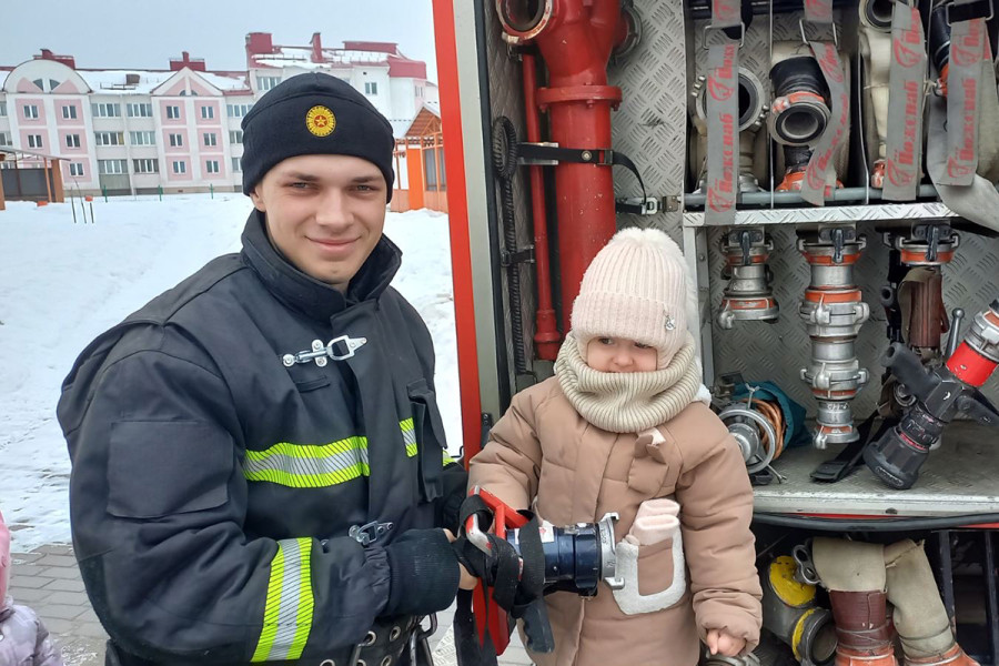 Важные правила от «а» до «я»: уроки безопасности с участием МЧС проходят в учреждениях образования Бобруйска