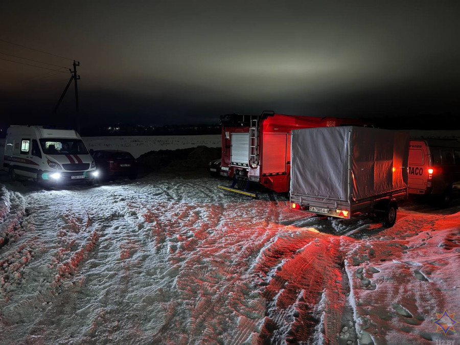 Две женщины заблудились в заснеженном поле под Могилевом. Одна из них госпитализирована с обморожением