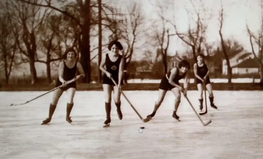 И женский хоккей – не выдумка XXI века. Канада, начало века XX-го.