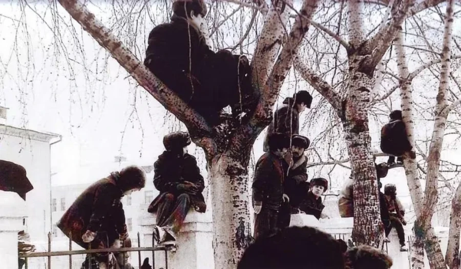 1970-е, Бобруйск смотрит хоккей.