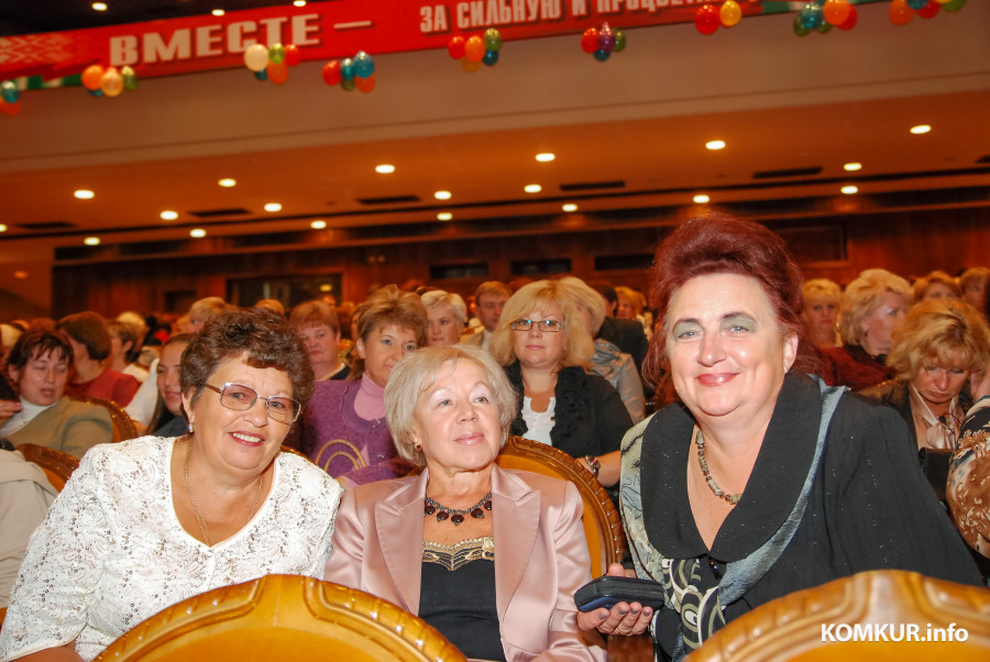 29.08.2012. Бобруйск. августовский педсовет педагорическая конференция педагогических работников Марина Хабибулина, Лидия Богданова, Галина Михеева.