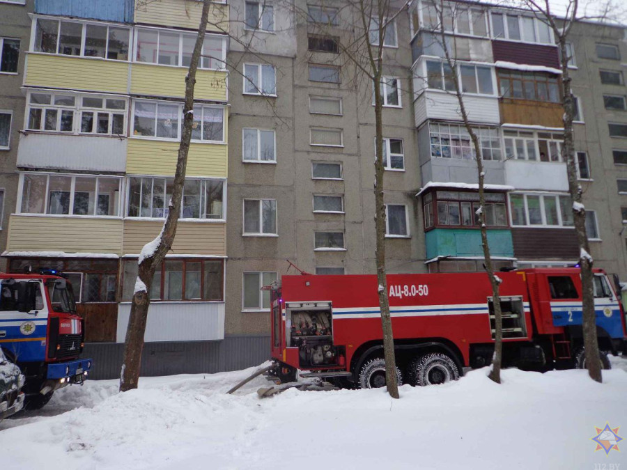 На пожаре в Бобруйске спасли пять человек, среди них – ребенок (видео)