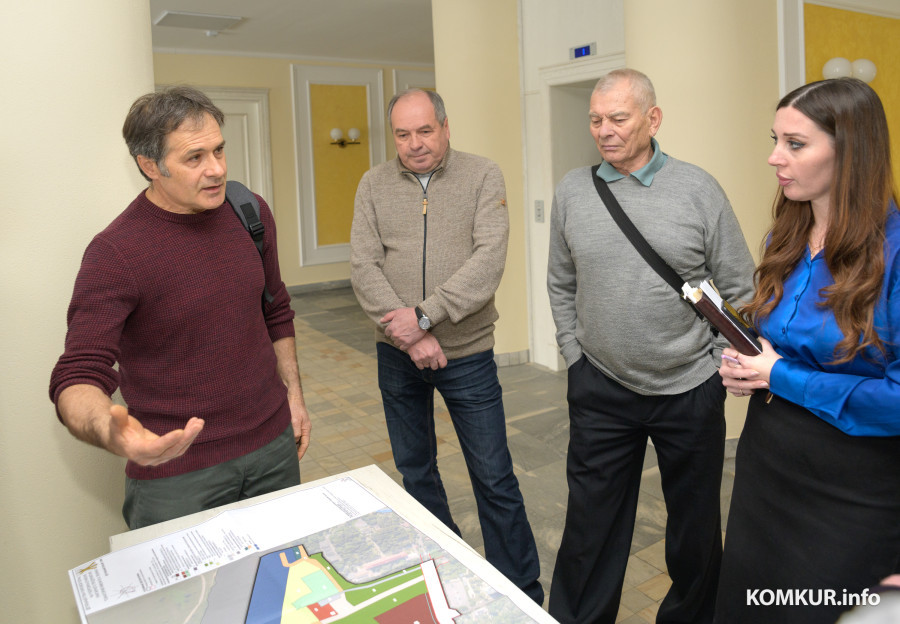 13.02.2026. Бобруйский городской исполнительный комитет. Презентация и общественное обсуждение проекта строительства парковой зоны у реки Березина в районе санатория Ленина.